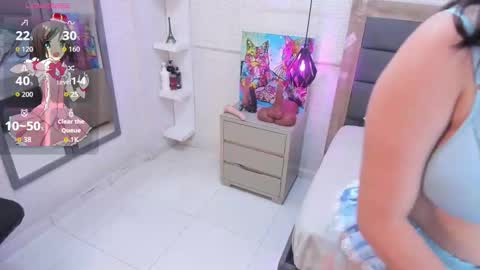 Snapshot of lolamaxi chatting on November 2025 03:39:02 AM LOLA online show from November 2025 03:39:02 AM