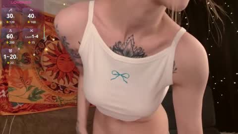 lolami_ online show from May 2026 07:26:02 AM