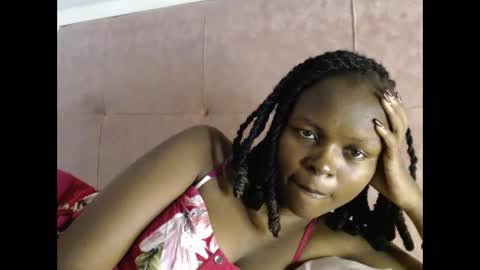 lolamia7 online show from November 2025 06:34:02 AM