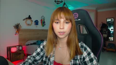 Snapshot of lolaverse chatting on September 2025 07:04:01 PM Lola doll online show from September 2025 07:04:01 PM