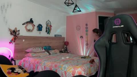 Lola doll online show from June 2026 09:13:01 PM