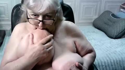 LolkaAlyss online show from April 2026 09:38:01 PM