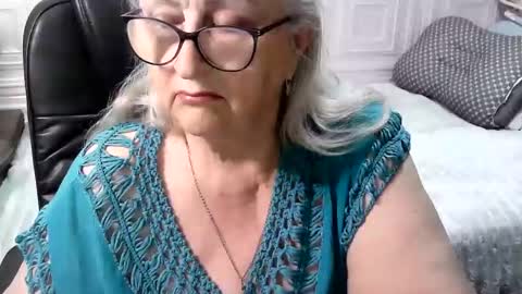 LolkaAlyss online show from April 2026 07:11:01 PM