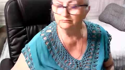 LolkaAlyss online show from April 2026 09:35:01 PM