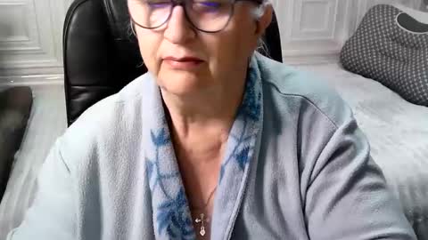 LolkaAlyss online show from April 2026 09:42:01 PM