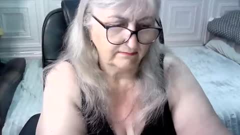 LolkaAlyss online show from May 2026 02:44:02 PM