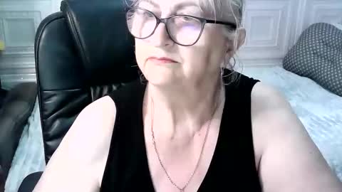 LolkaAlyss online show from May 2026 07:44:01 PM