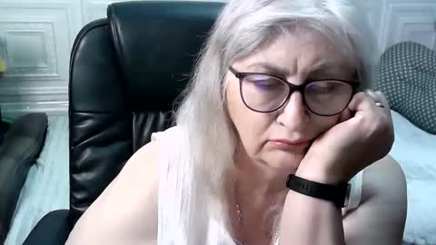 LolkaAlyss online show from May 2026 05:10:01 PM