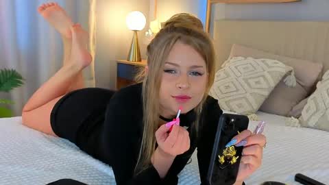 Lola online show from May 2026 08:10:02 AM