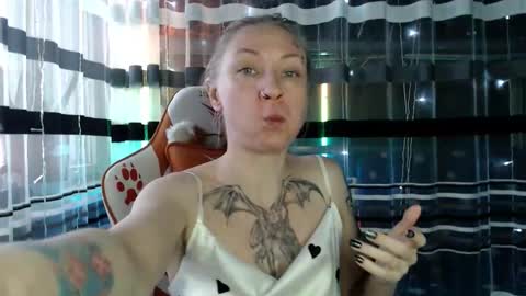 Snapshot of lollifox_1 chatting on January 2026 08:06:02 AM Lisa online show from January 2026 08:06:02 AM