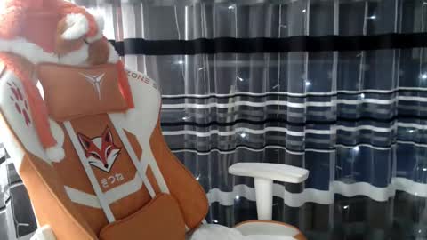 Snapshot of lollifox_1 chatting on February 2026 07:43:02 AM Lisa online show from February 2026 07:43:02 AM