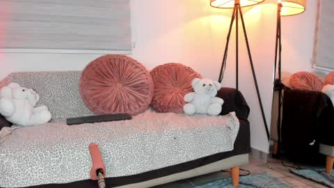 Lolly  online show from April 2026 01:37:02 AM