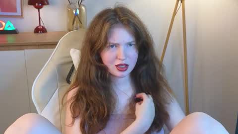 Mona online show from October 2025 05:00:01 PM