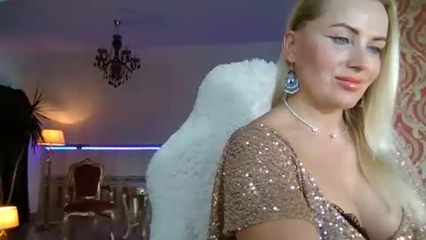 Snapshot of lollyta2023 chatting on January 2025 06:37:01 AM Roxy online show from January 2025 06:37:01 AM