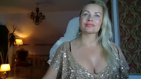 Snapshot of lollyta2023 chatting on January 2025 02:36:02 PM Roxy online show from January 2025 02:36:02 PM