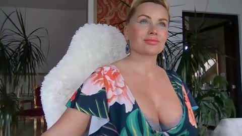 Snapshot of lollyta2023 chatting on February 2025 08:22:01 AM Roxy online show from February 2025 08:22:01 AM