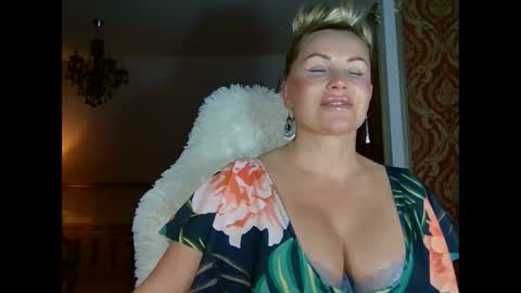 Snapshot of lollyta2023 chatting on February 2025 05:51:02 AM Roxy online show from February 2025 05:51:02 AM