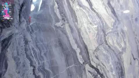 Loly online show from October 2025 11:43:01 AM