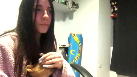 Loly  online show from February 2025 11:26:02 PM