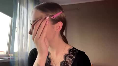 Lili online show from March 2026 02:58:02 PM