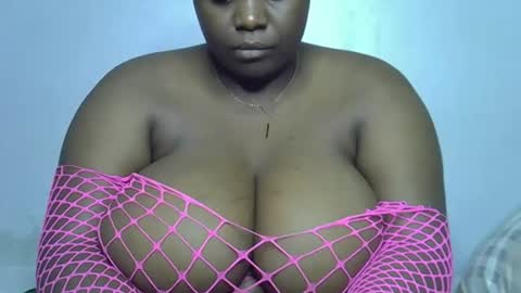 lomyenom56 online show from April 2026 06:32:02 PM