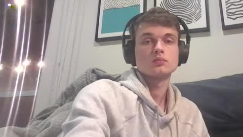 london_tomy online show from October 2025 03:07:01 AM