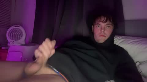 londonlad2002x online show from July 2026 10:51:02 PM