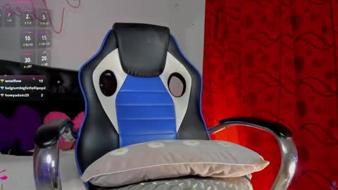 Jennifer  online show from February 2025 12:49:01 AM