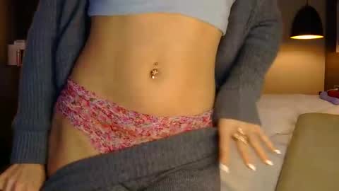 Snapshot of longlegstammy chatting on February 2026 12:49:01 PM Cutenurse91 online show from February 2026 12:49:01 PM