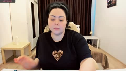 Nina online show from January 2025 12:07:02 PM