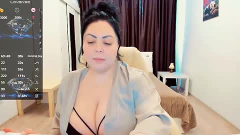 Nina online show from February 2025 12:17:02 PM