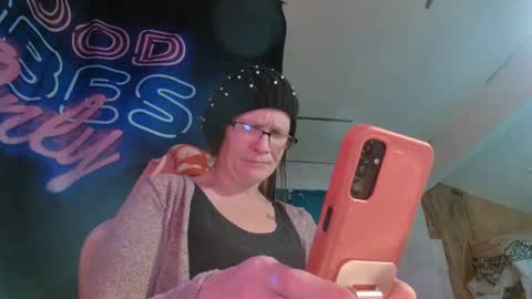 Londoncashmere69  online show from December 2024 12:02:01 AM