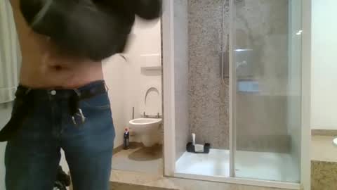 Snapshot of lookingforfun452344 chatting on January 2025 01:40:02 PM Robin online show from January 2025 01:40:02 PM