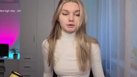 Snapshot of lookluna chatting on March 2026 05:44:01 AM Luna online show from March 2026 05:44:01 AM