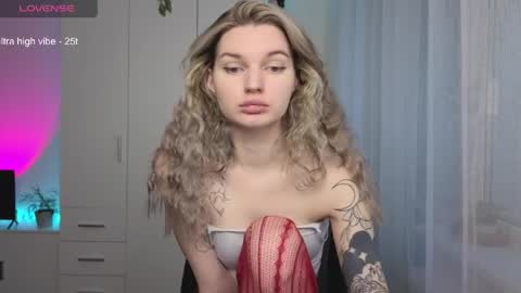 Snapshot of lookluna chatting on April 2026 02:15:01 PM Luna online show from April 2026 02:15:01 PM