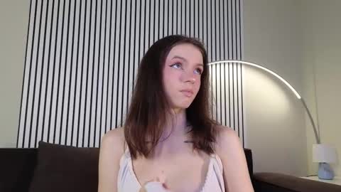 Snapshot of loonacom chatting on November 2025 08:32:01 PM Luna online show from November 2025 08:32:01 PM