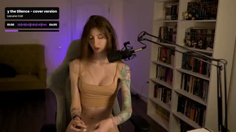 Snapshot of loony_moony chatting on January 2026 10:50:01 AM loony_moony online show from January 2026 10:50:01 AM