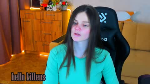 Snapshot of lora_cain chatting on December 2024 03:08:02 PM Lora Cain online show from December 2024 03:08:02 PM