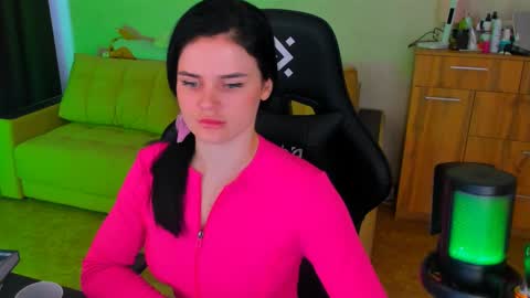 Snapshot of lora_cain chatting on March 2025 05:33:02 AM Lora Cain online show from March 2025 05:33:02 AM