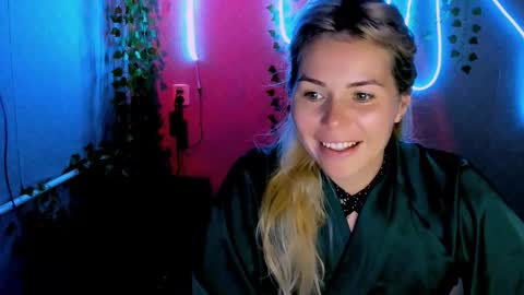 Lora online show from September 2025 02:24:01 AM