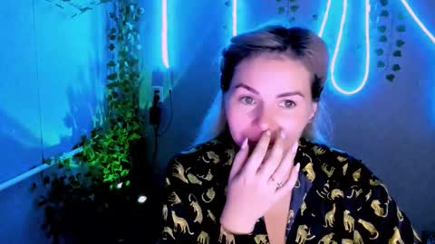 Lora online show from September 2025 02:26:01 AM