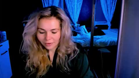 Lora online show from November 2025 02:33:01 AM