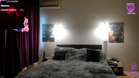 Lora online show from January 2025 11:34:01 AM