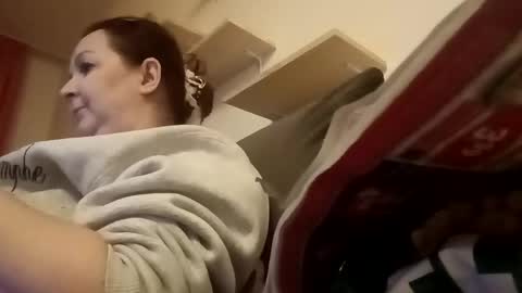 Lora online show from February 2025 08:25:01 PM