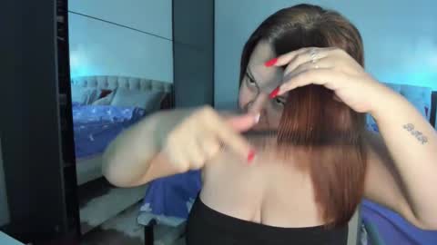 Lora online show from October 2025 09:19:02 AM