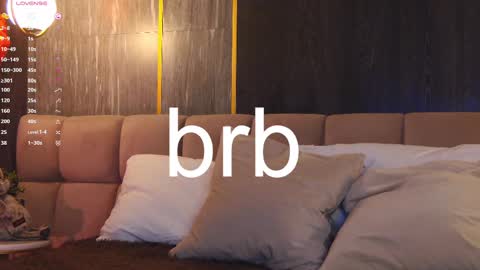 Snapshot of loraineluff chatting on March 2025 05:33:01 PM Loraine online show from March 2025 05:33:01 PM