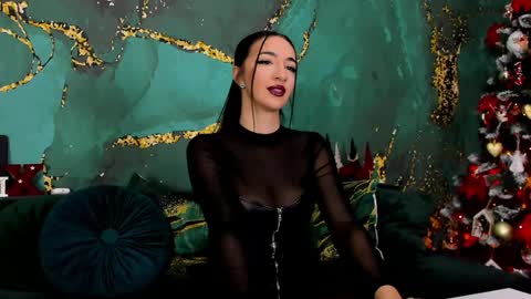 Snapshot of lorawarnner chatting on December 2024 04:48:01 PM Miss online show from December 2024 04:48:01 PM