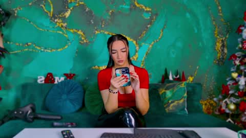 Snapshot of lorawarnner chatting on December 2024 08:23:02 PM Miss online show from December 2024 08:23:02 PM