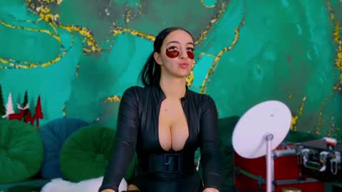 Snapshot of lorawarnner chatting on December 2024 06:37:02 PM Miss online show from December 2024 06:37:02 PM