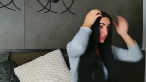 Snapshot of lorawarnner chatting on November 2025 07:07:02 PM Miss online show from November 2025 07:07:02 PM